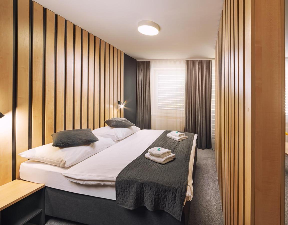 Timeout City Hotel Liptowski Mikułasz Zewnętrze zdjęcie